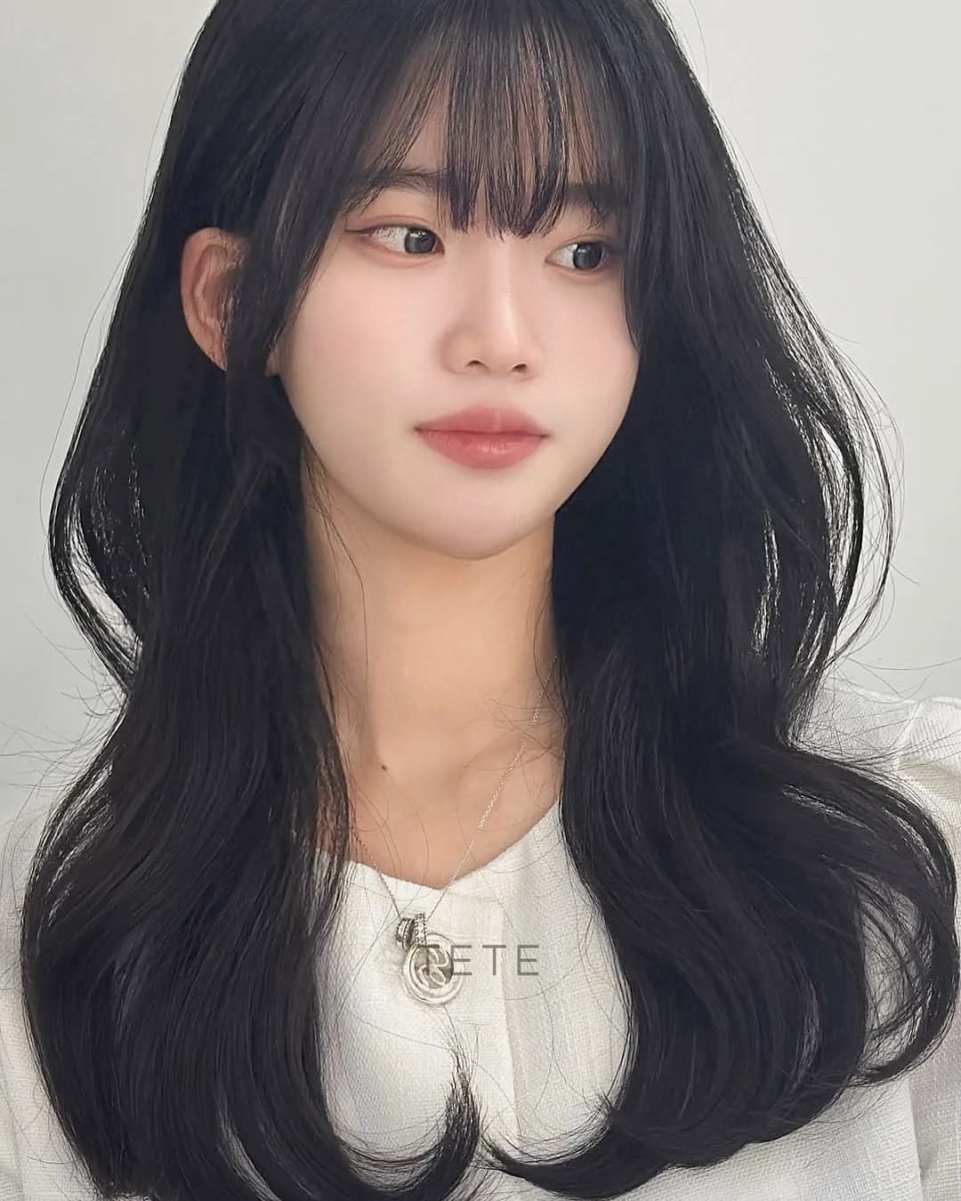 @tete_yeeun

풍성한 웨이브로
한층 더 분위기 있게🤍
#엘리자벳펌 

✔️네이버예약
✔️문의,예약ㅣDM
✔️카카오톡ㅣ테뜨
@tete_liberte
@tete_friend
웨이브로 일상에 새로운 흐름을 디자인 합니다. 
더 자세한 내용이 궁금하시다면
네이버에 #테뜨염예은 을 검색하세요.